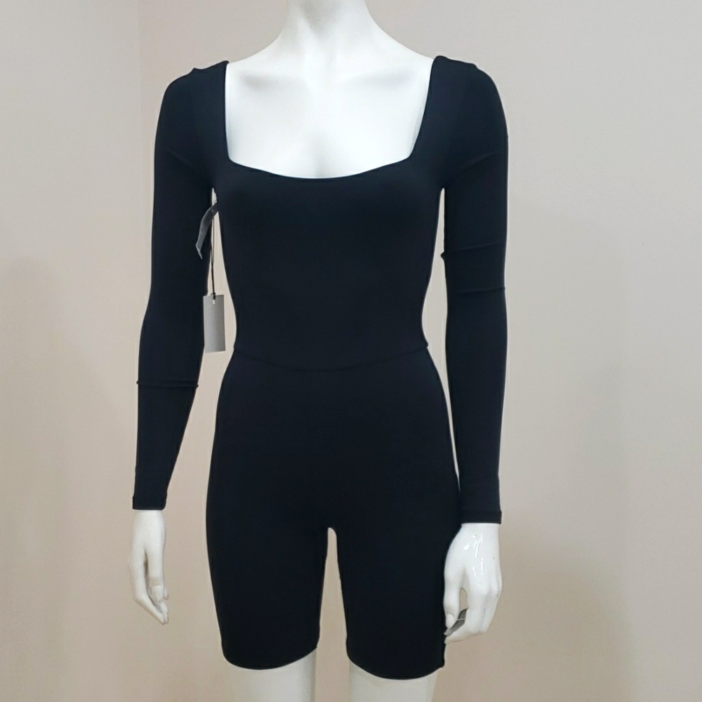 NWT Aritzia Babaton Contour Square-neck romper
